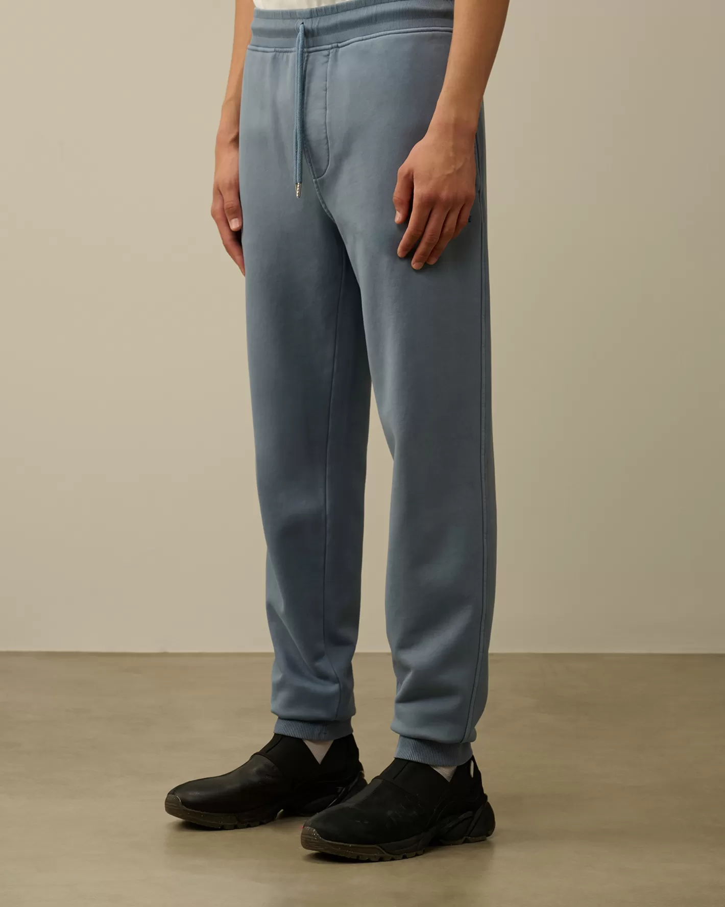 C.P. Company Tracksuits & Shorts^Brushed and Emerized Diagonal Fleece Cargo Sweatpants Flint Stone – Blue