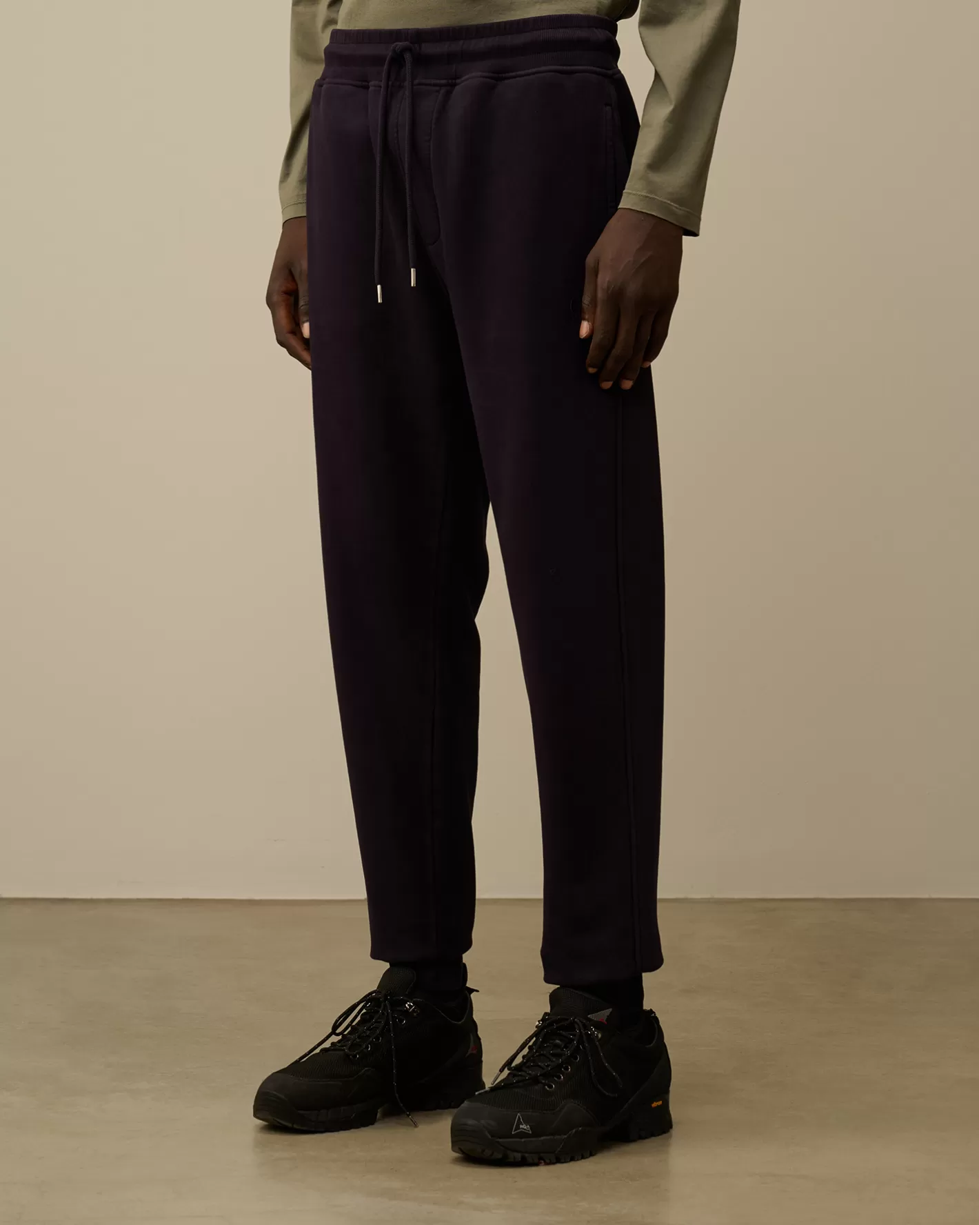 C.P. Company Tracksuits & Shorts^Brushed and Emerized Diagonal Fleece Cargo Sweatpants Nightshade – Purple