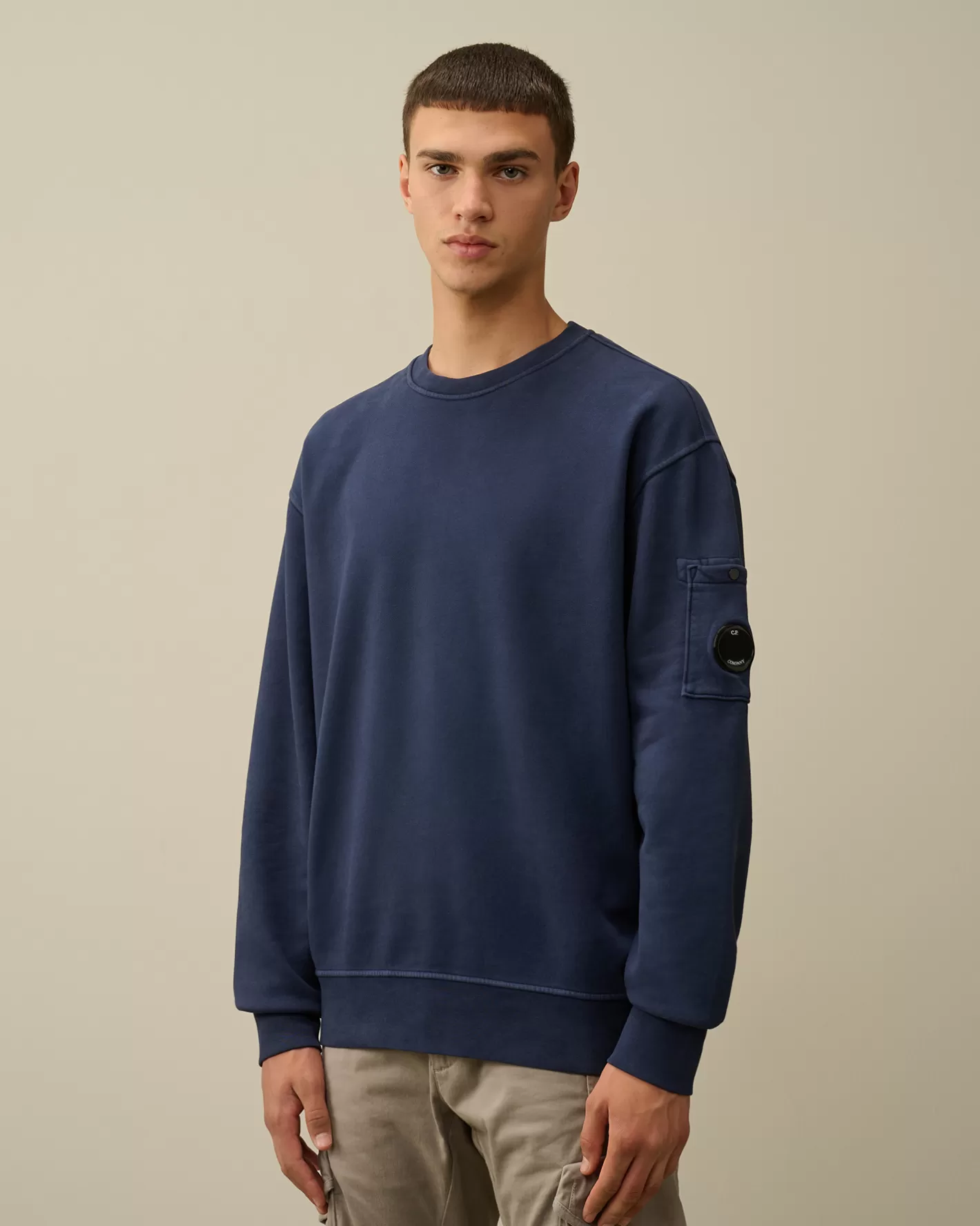 C.P. Company Sweatshirts^Brushed and Emerized Diagonal Fleece Lens Crew Neck Sweatshirt Estate Blue