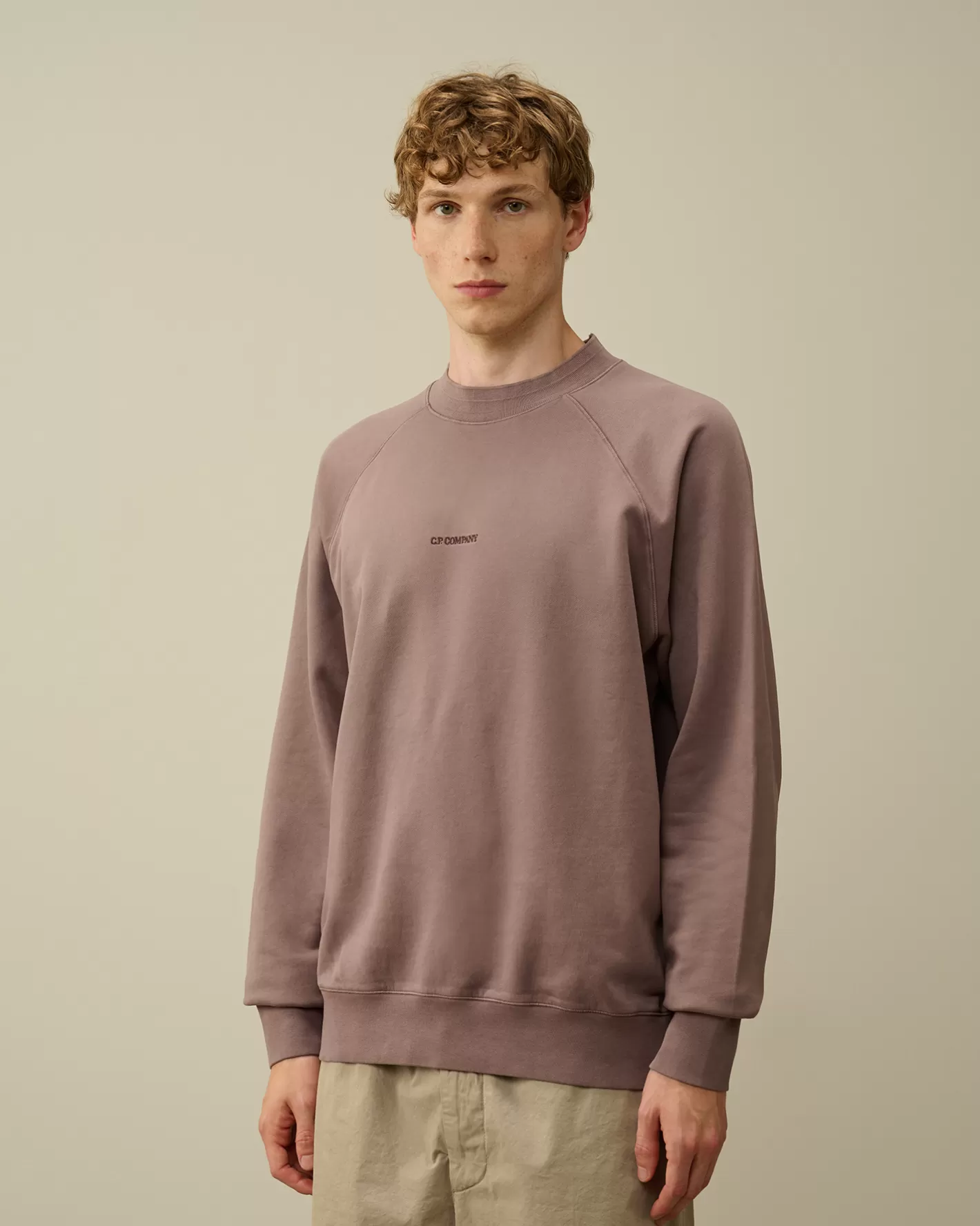 C.P. Company Sweatshirts^Brushed and Emerized Diagonal Fleece Logo Crew Neck Sweatshirt Purple Dove