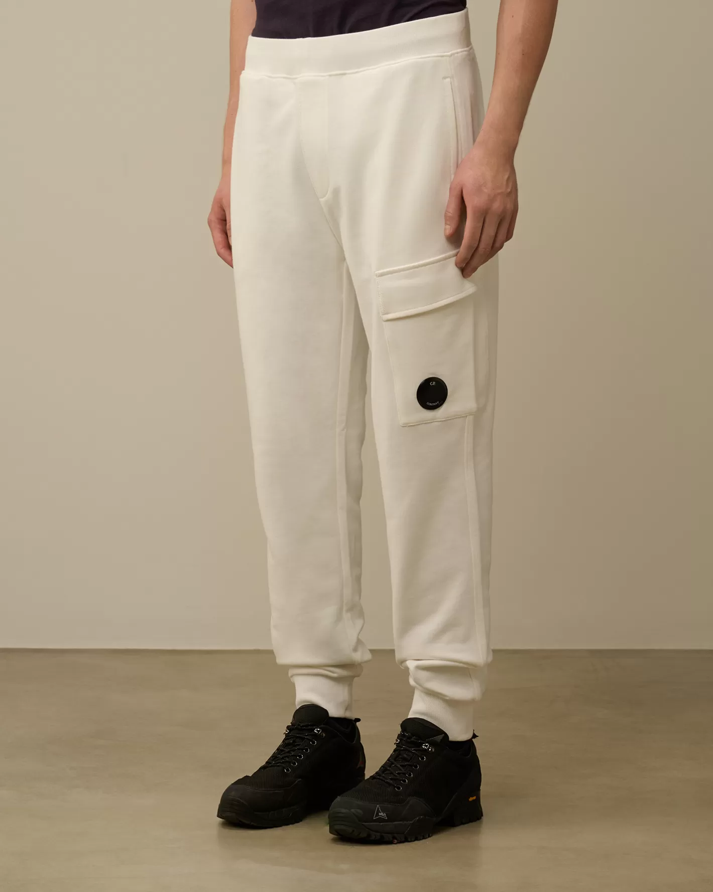 C.P. Company Tracksuits & Shorts^Diagonal Raised Fleece Cargo Sweatpants Gauze White