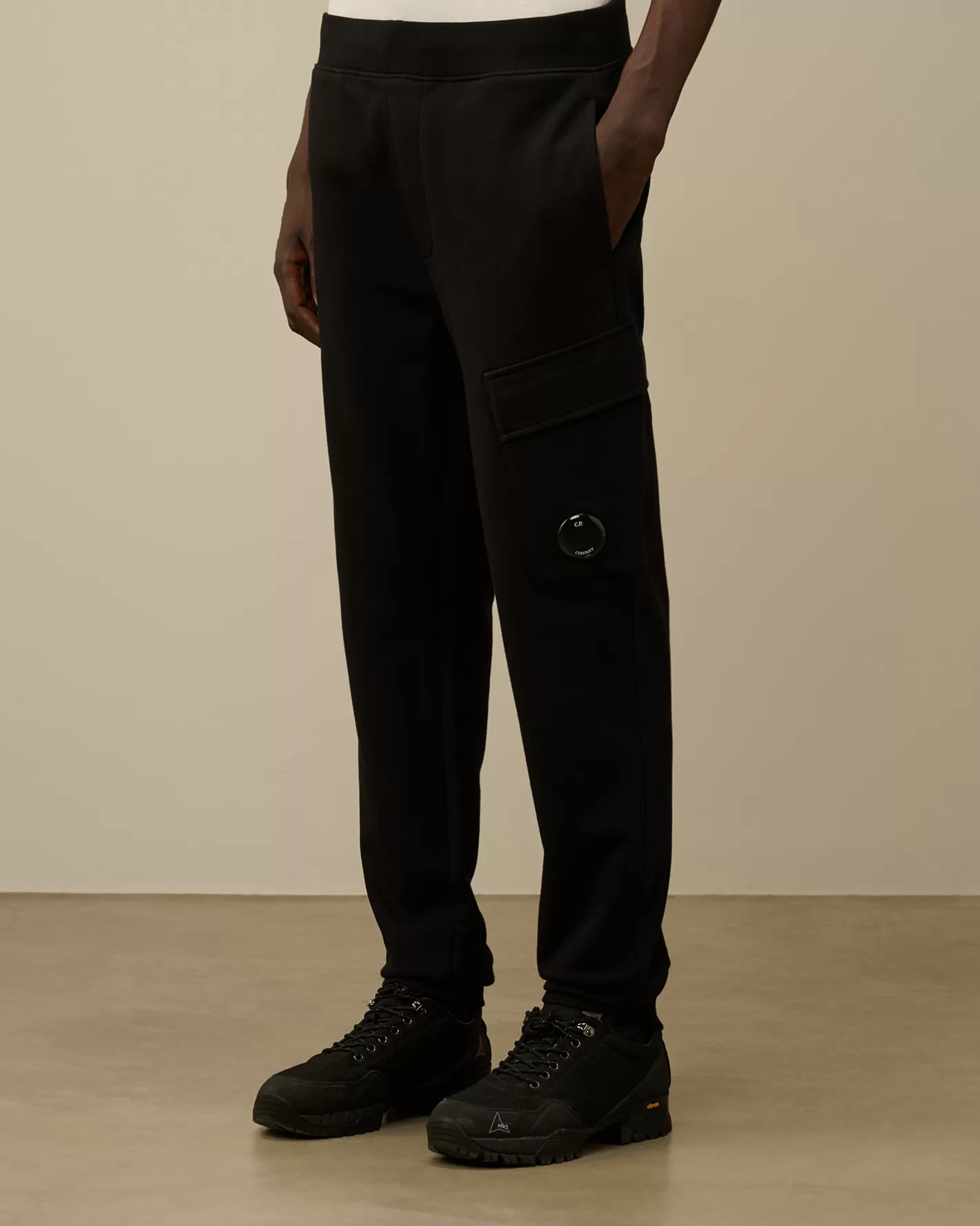 C.P. Company Tracksuits & Shorts^Diagonal Raised Fleece Cargo Sweatpants Black