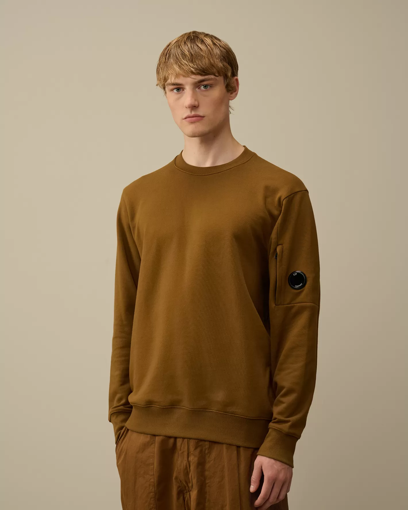 C.P. Company Sweatshirts^Diagonal Raised Fleece Crew Neck Lens Sweatshirt Toffee – Beige